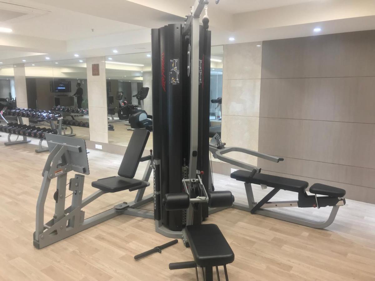 Hotel Ramada Plaza By Wyndham Lucknow Zewnętrze zdjęcie