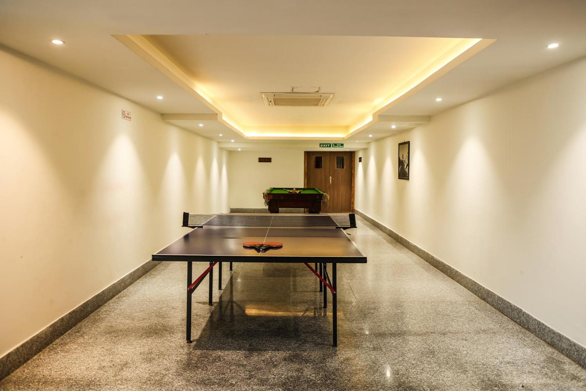 Hotel Ramada Plaza By Wyndham Lucknow Zewnętrze zdjęcie