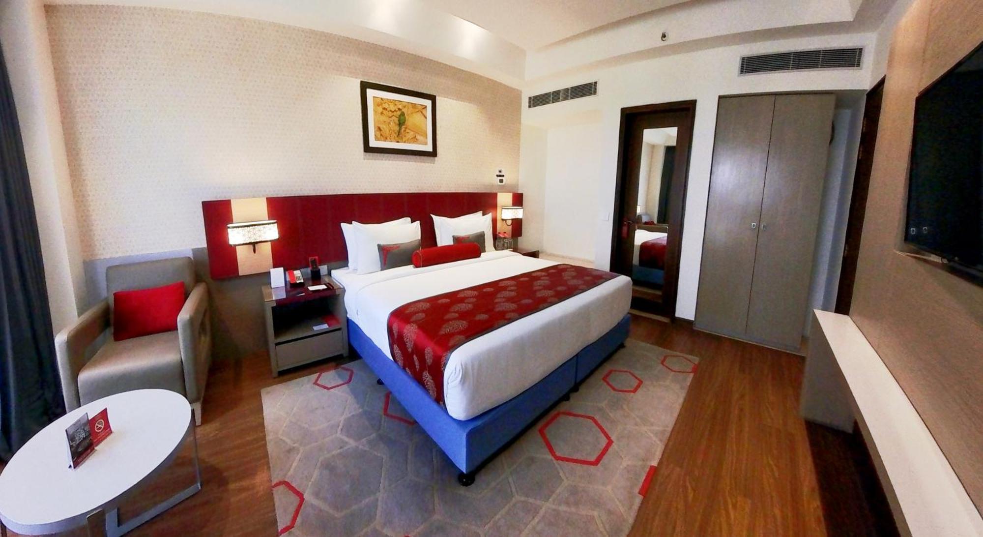 Hotel Ramada Plaza By Wyndham Lucknow Zewnętrze zdjęcie