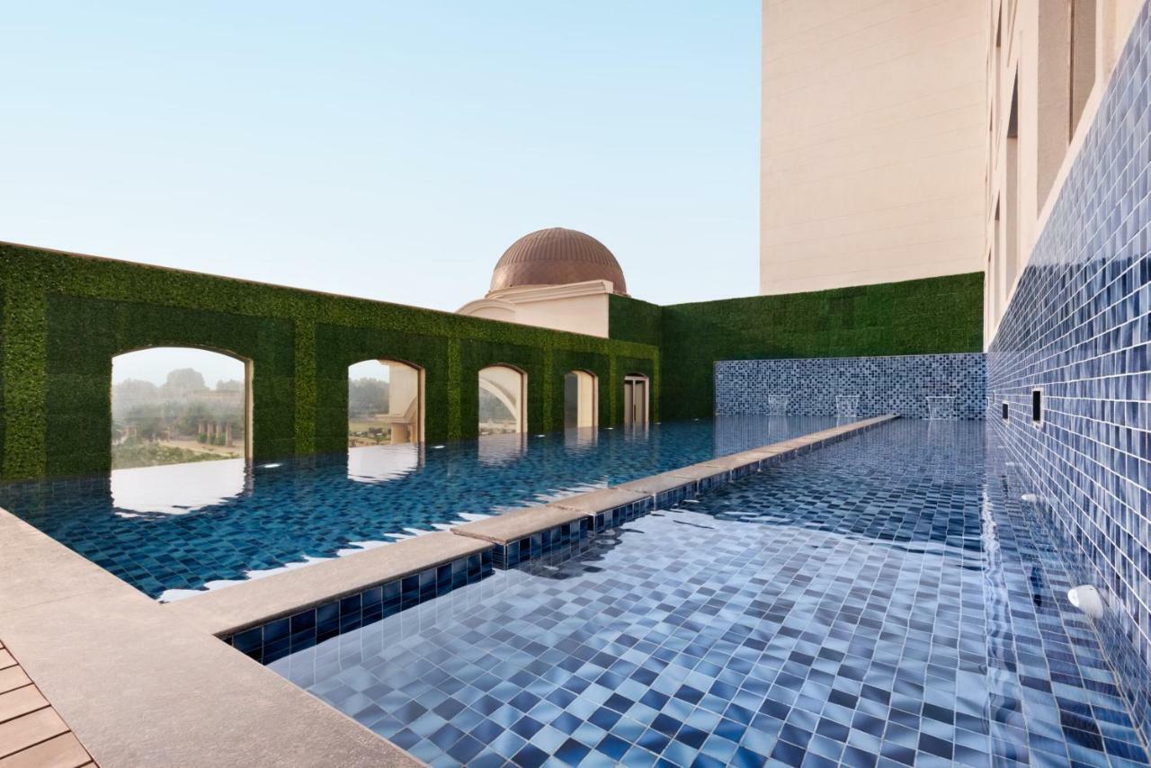 Hotel Ramada Plaza By Wyndham Lucknow Zewnętrze zdjęcie