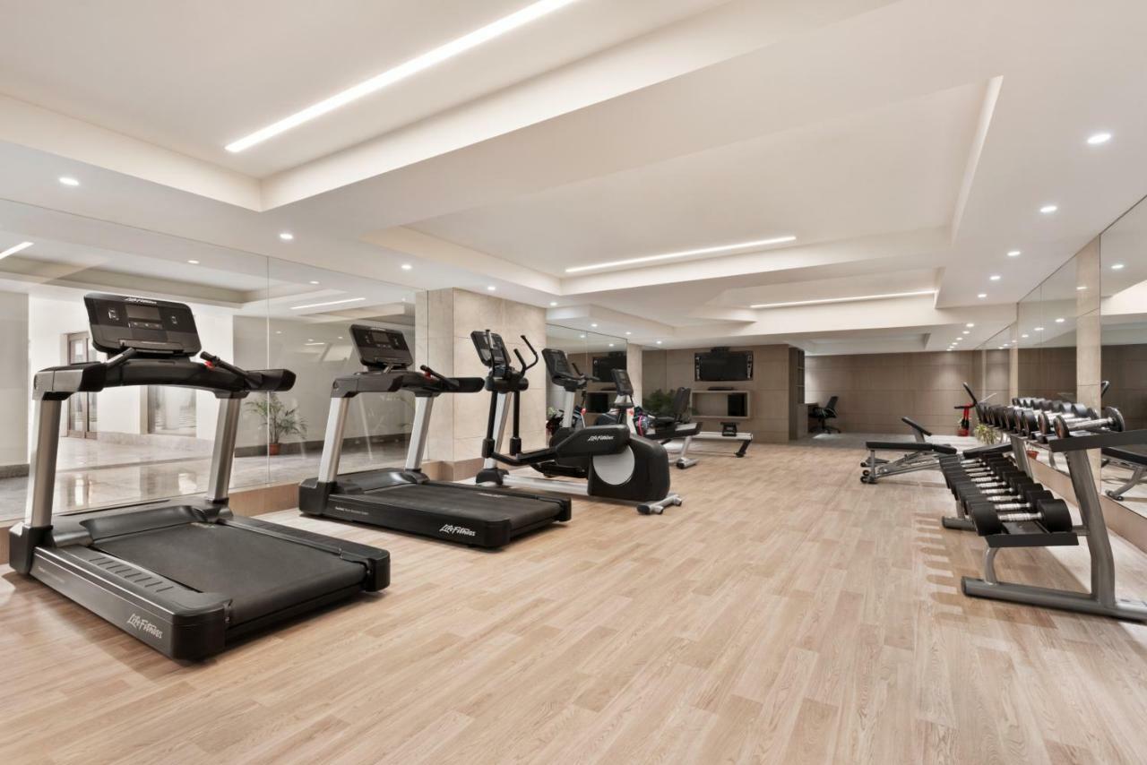 Hotel Ramada Plaza By Wyndham Lucknow Zewnętrze zdjęcie