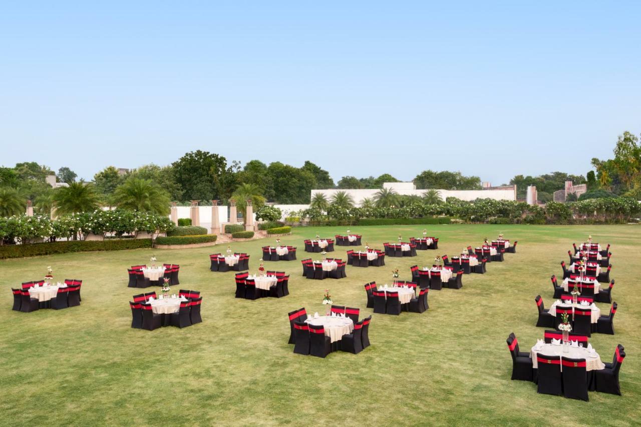 Hotel Ramada Plaza By Wyndham Lucknow Zewnętrze zdjęcie
